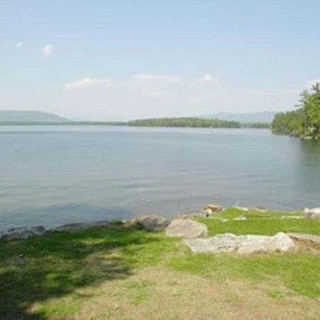 Oliver Lodge Мередит Екстериор снимка