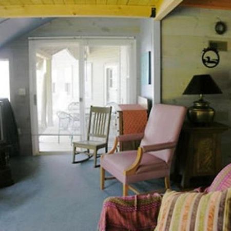 Oliver Lodge Мередит Екстериор снимка