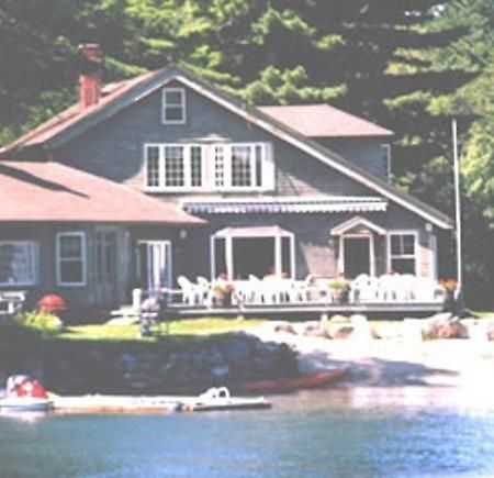Oliver Lodge Мередит Екстериор снимка