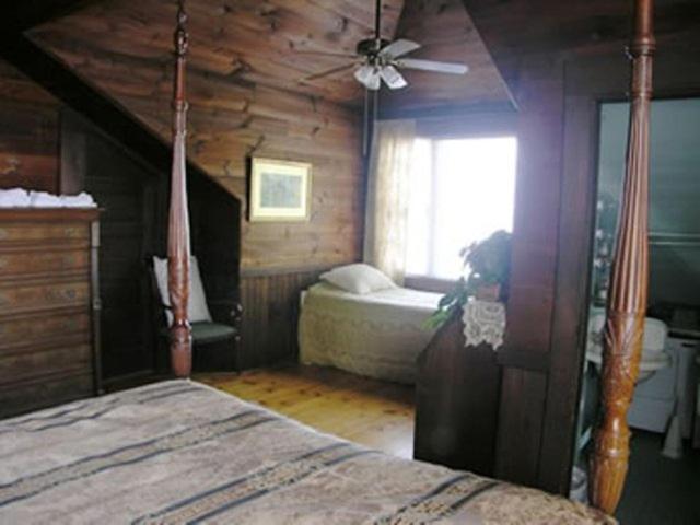 Oliver Lodge Мередит Екстериор снимка