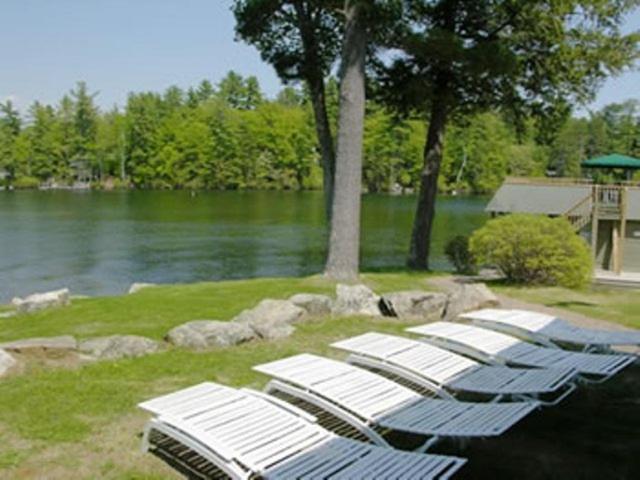 Oliver Lodge Мередит Екстериор снимка