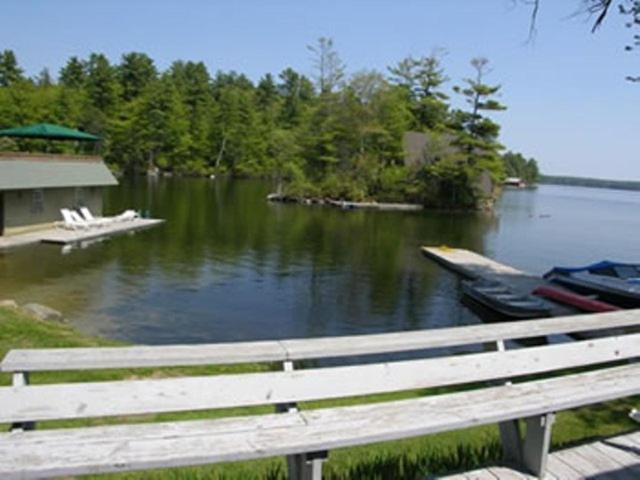 Oliver Lodge Мередит Екстериор снимка