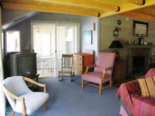 Oliver Lodge Мередит Екстериор снимка